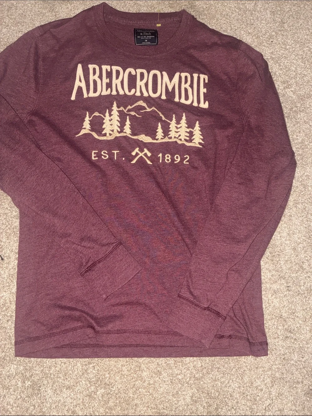 Abercrombie & Fitch Men's Burgundy Crewneck with Cream Logo Graphic